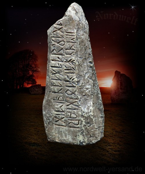 Runenstein Menhir Runen Gedenkstein Wikinger Ahnenverehrung Rune Stein